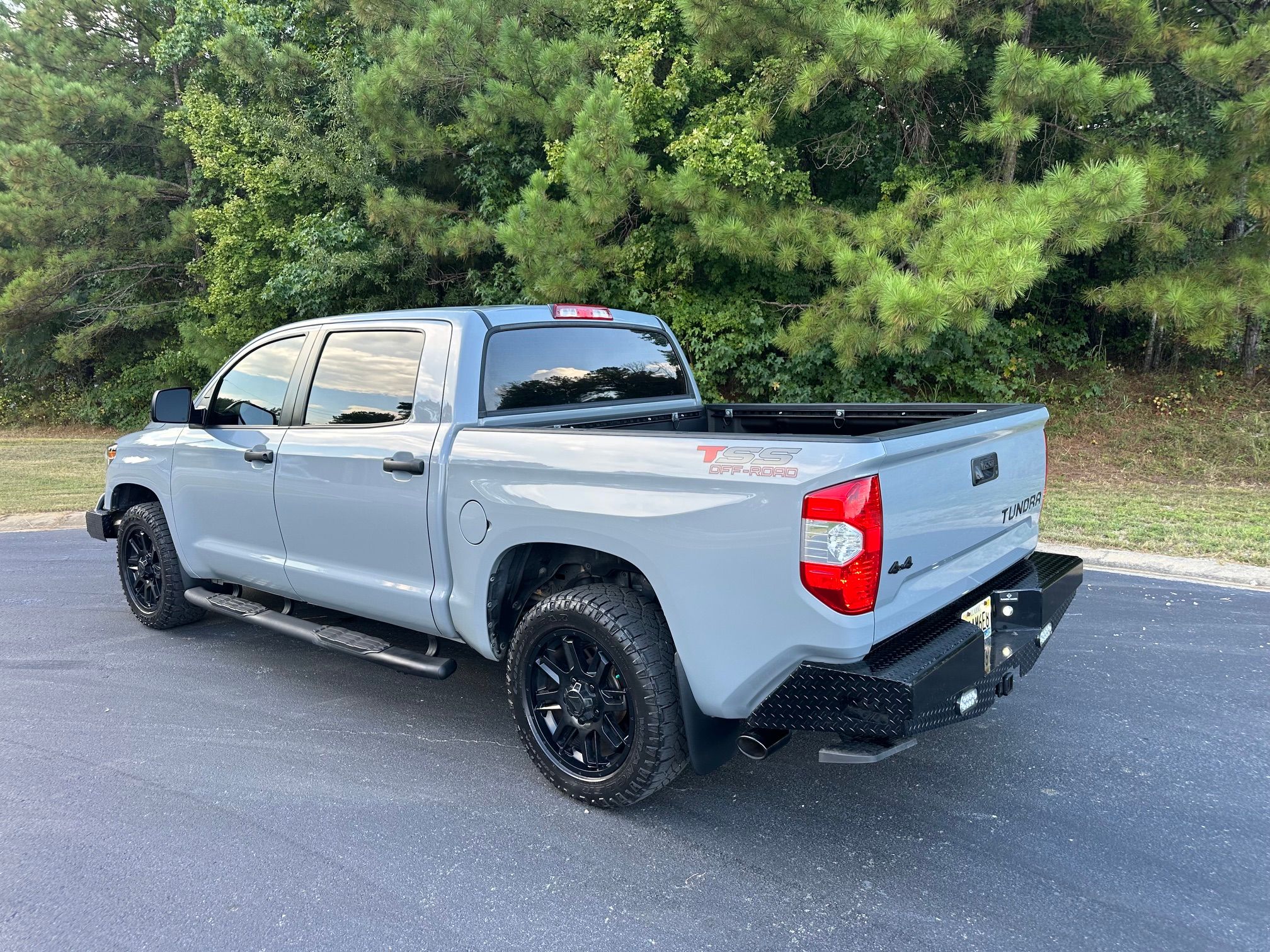 Used 2019 Toyota Tundra SR5 w/ SR5 Upgrade Package AWD/4WD image 6