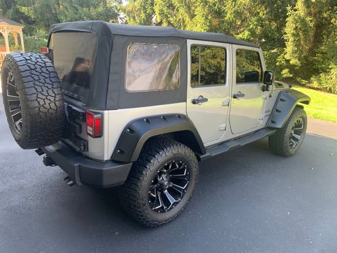 Used 2016 Jeep Wrangler Unlimited Sport w/ Quick Order Package 24S image 40