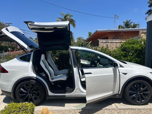 Used 2019 Tesla Model X 100D AWD/4WD image 1