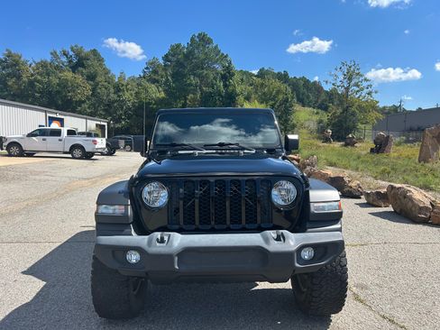 Used 2020 Jeep Gladiator Sport w/ Quick Order Package 24S image 5