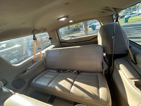 Used 2004 Ford Excursion Limited RWD image 4