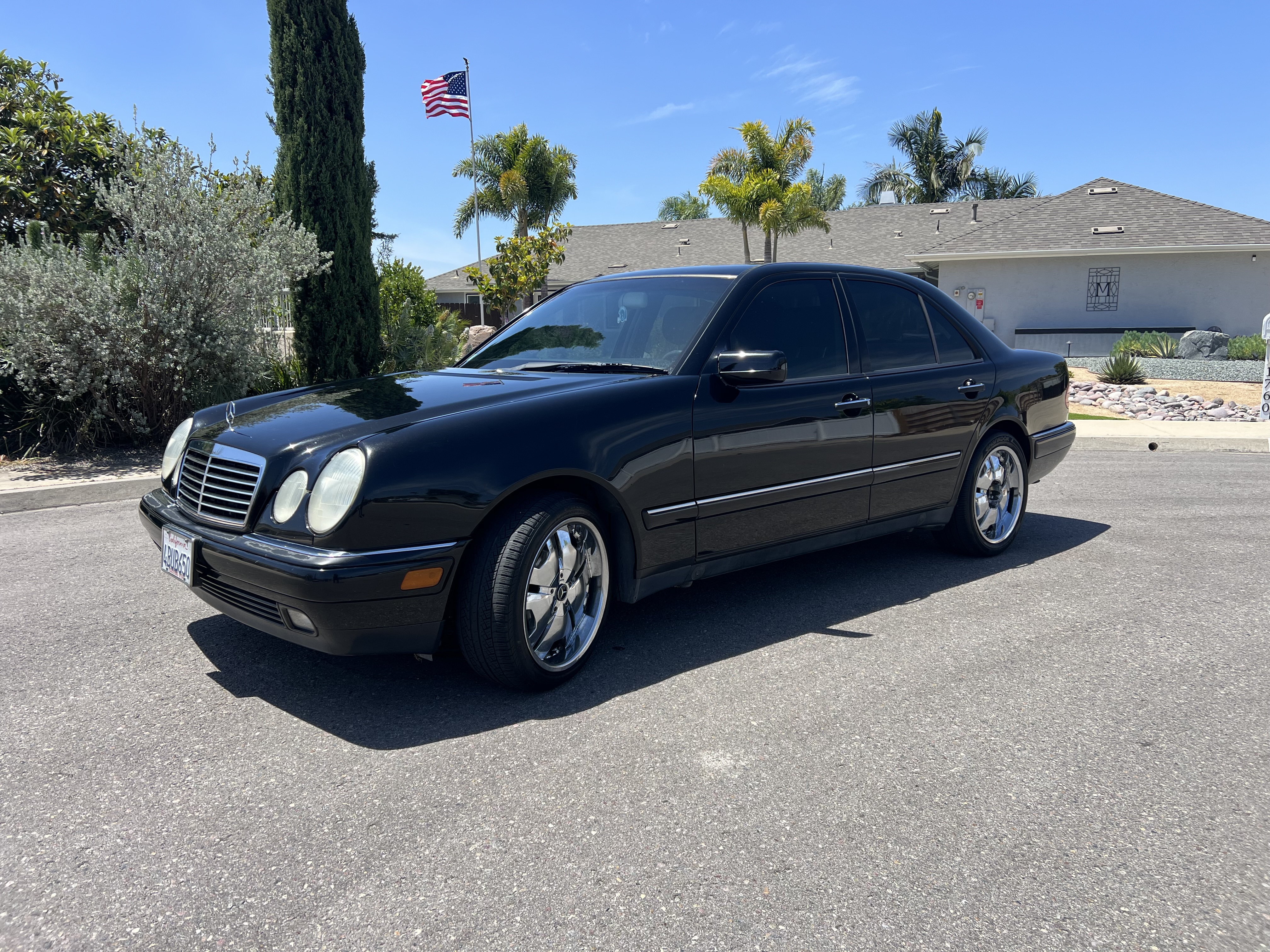 Used 1998 Mercedes-Benz E 320 Sedan image 2