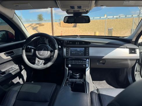Used 2017 Jaguar XF Prestige image 10