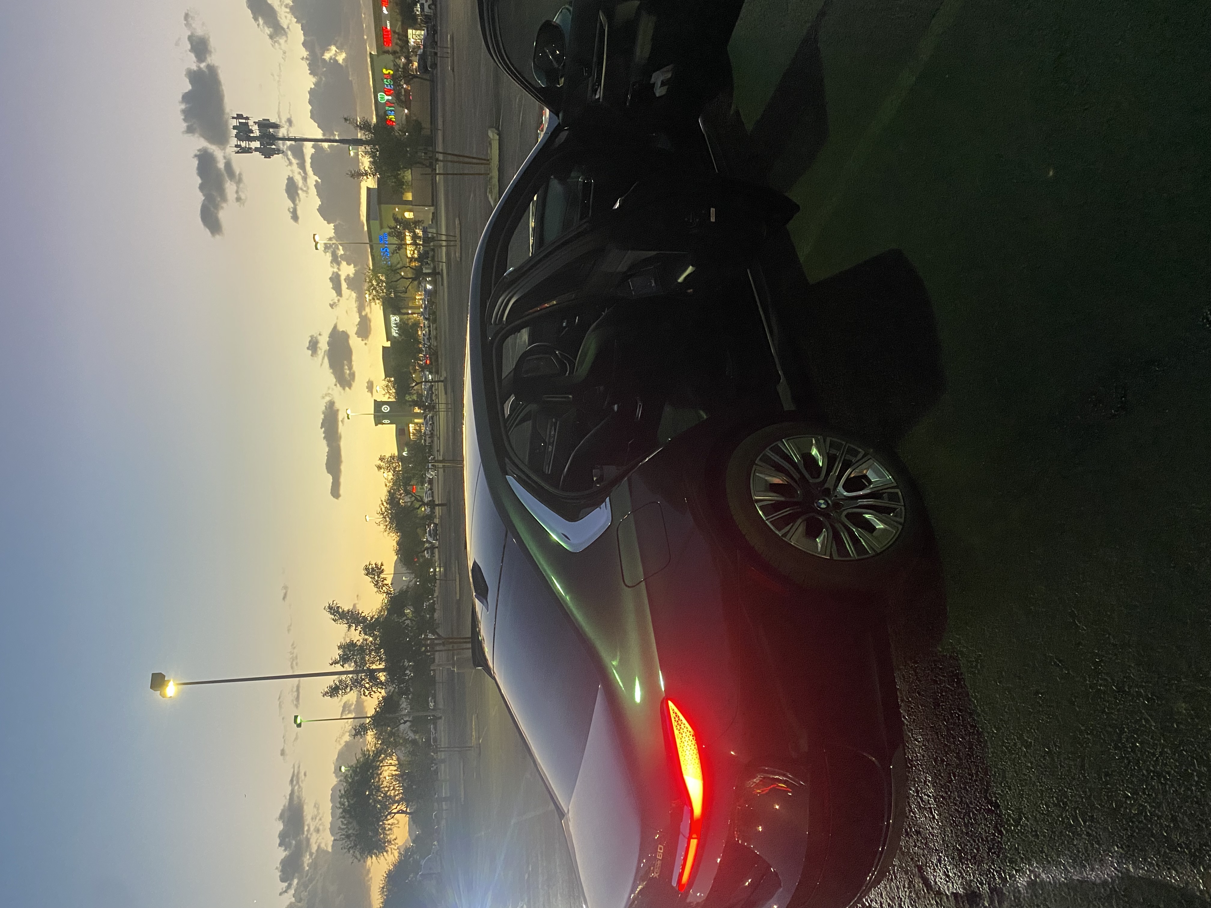 Used 2024 BMW i7 xDrive60 w/ Premium Package AWD/4WD image 22