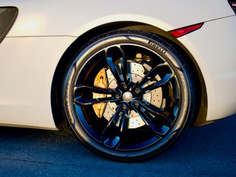 Used 2013 McLaren MP4-12C Spider image 12