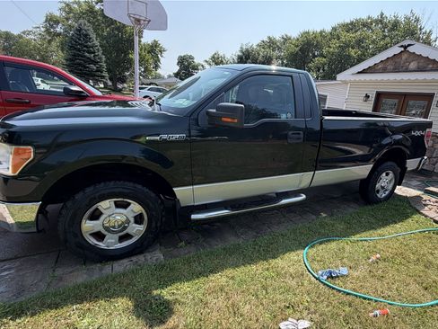 Used 2013 Ford F150 XLT w/ Mid Equipment Group AWD/4WD image 1