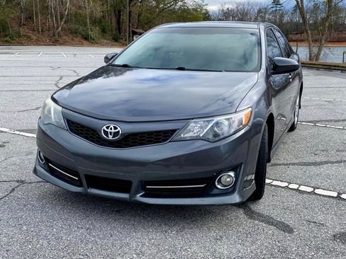 Used 2013 Toyota Camry SE image 11