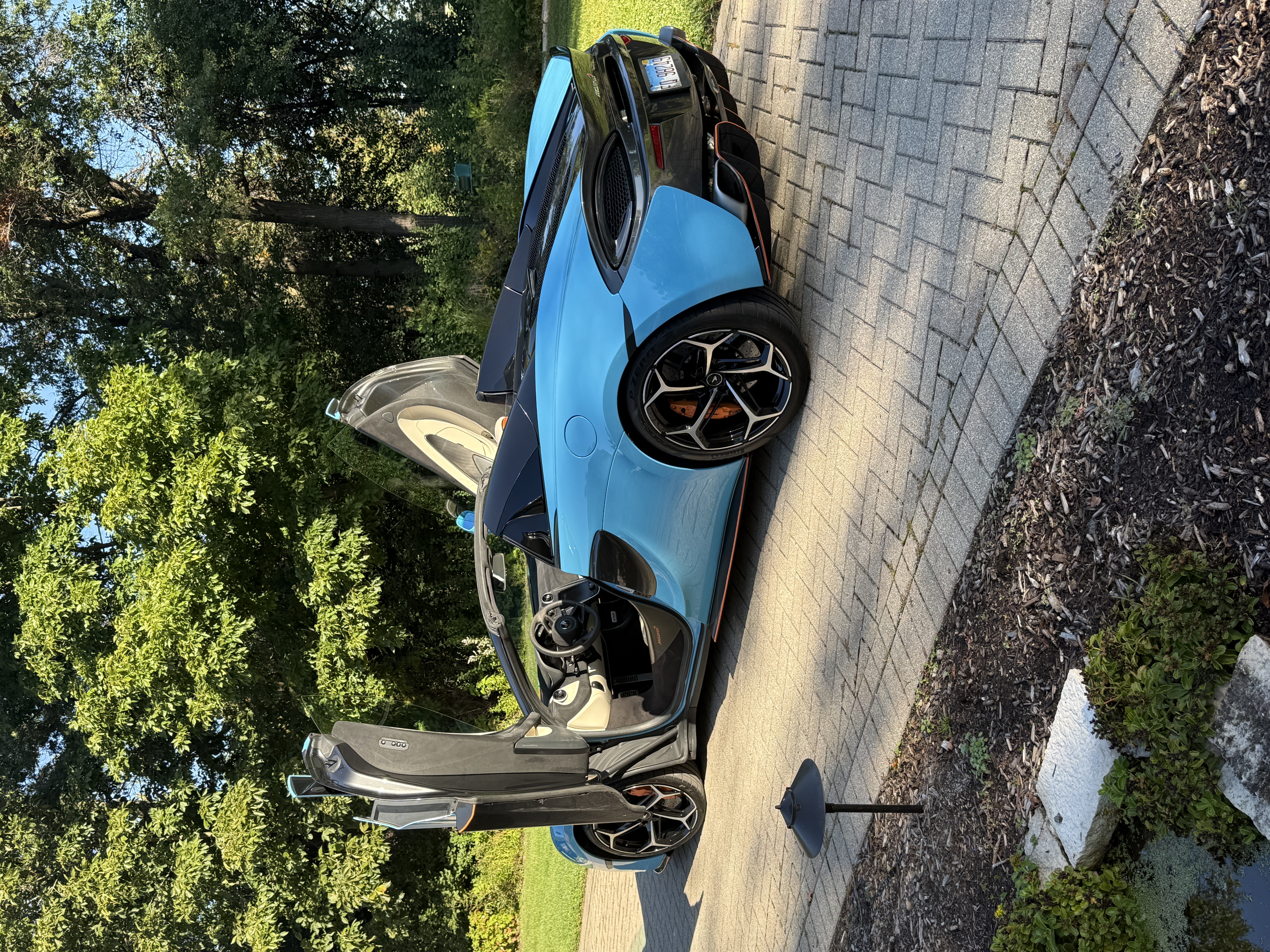 Used 2018 McLaren 570S Spider RWD image 6