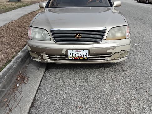 Used 2000 Lexus LS 400 image 11