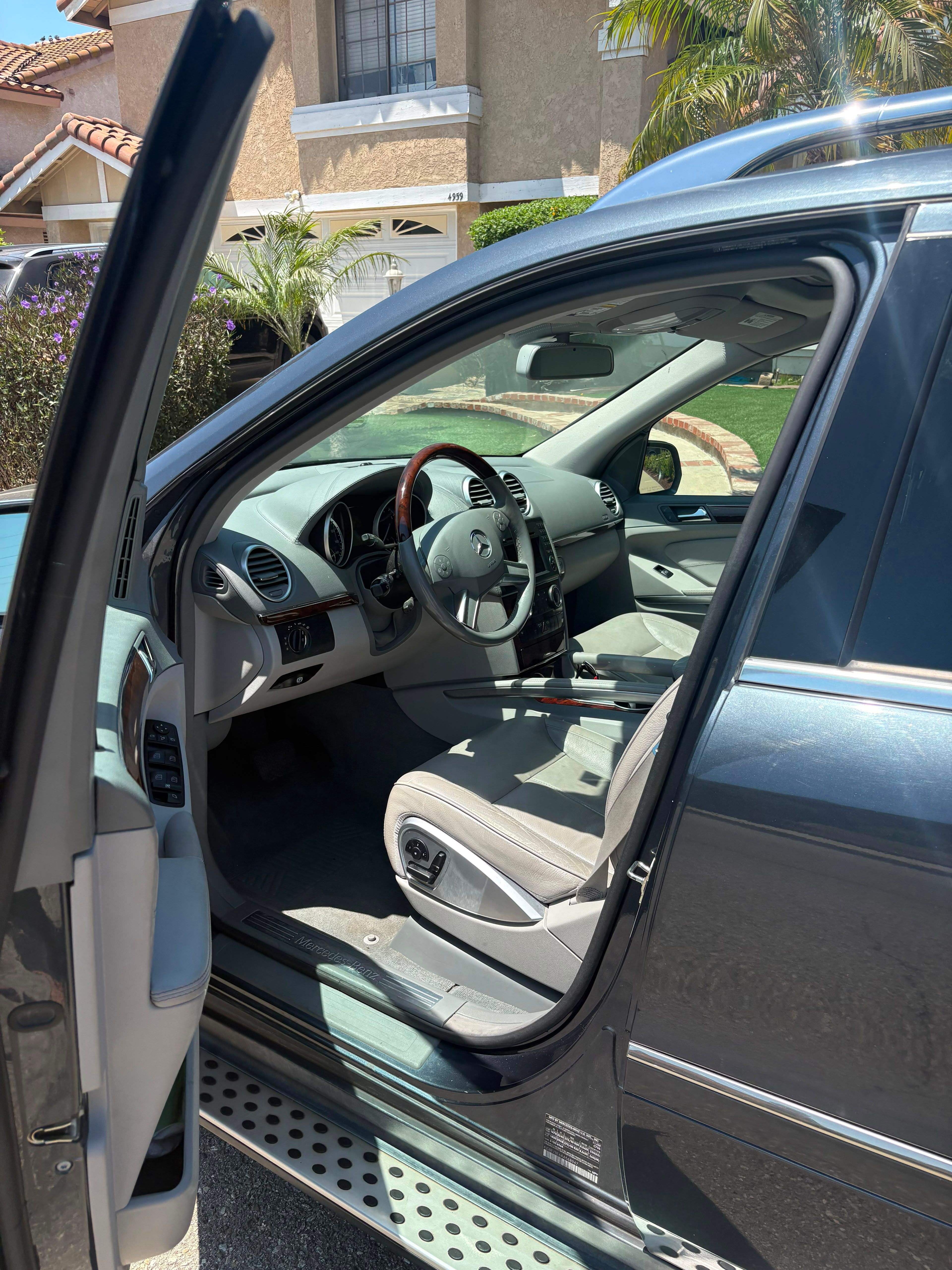 Used 2010 Mercedes-Benz GL 450 4MATIC image 8