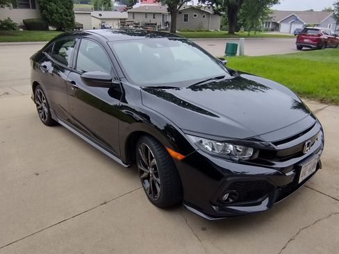 Used 2019 Honda Civic Sport image 2