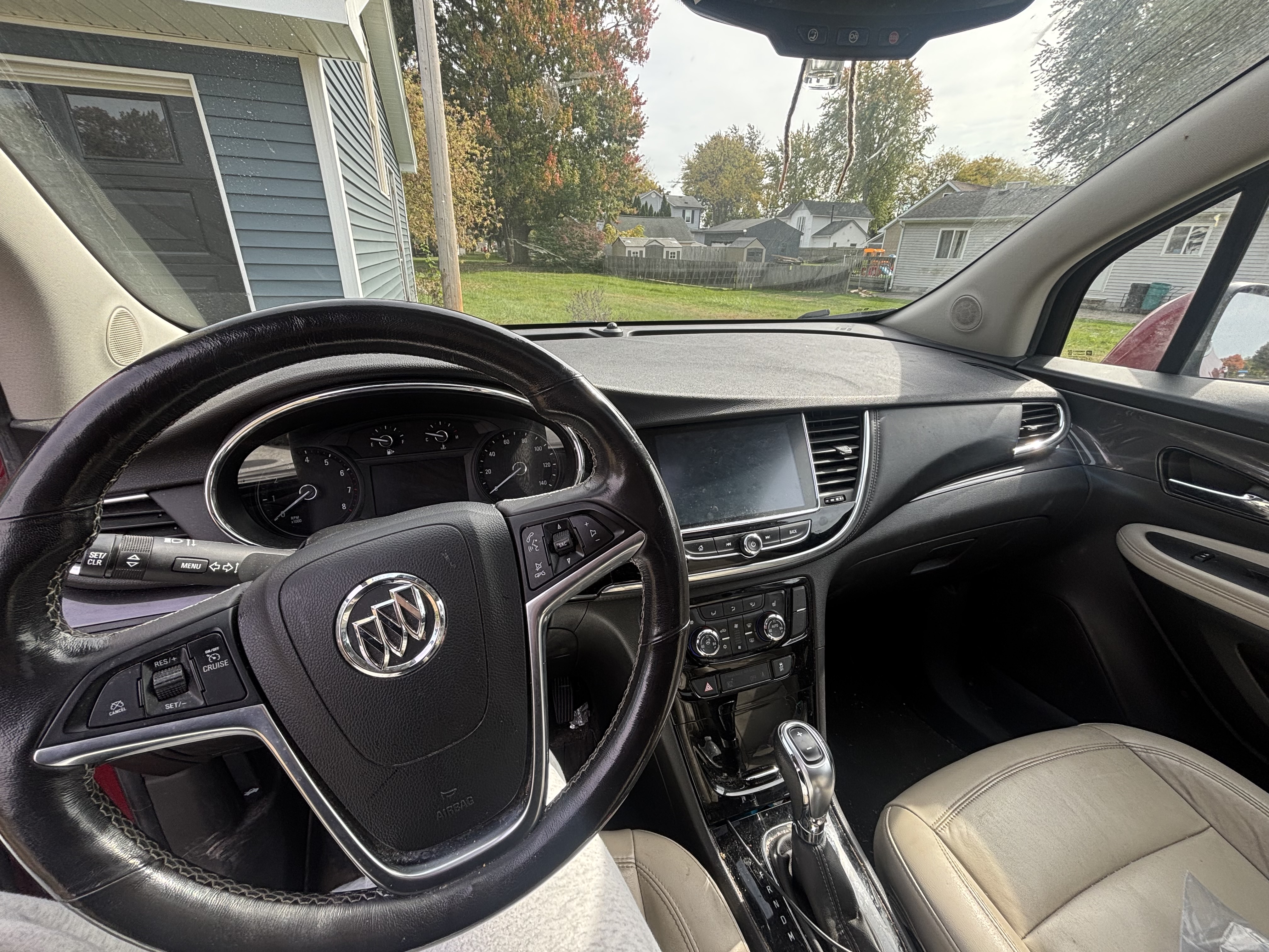 Used 2020 Buick Encore Essence w/ Experience Buick Package AWD/4WD image 9