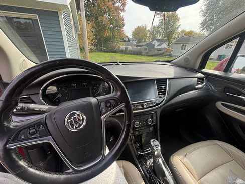 Used 2020 Buick Encore Essence w/ Experience Buick Package AWD/4WD image 9