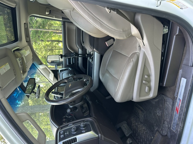 Used 2015 Chevrolet Silverado 2500 LTZ w/ Duramax Plus Package AWD/4WD image 8