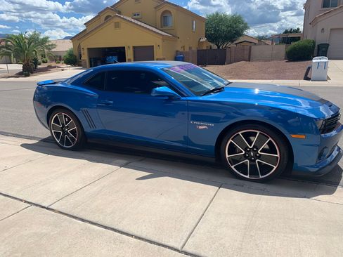 Used 2013 Chevrolet Camaro SS w/ Hot Wheels Special Edition RWD image 4