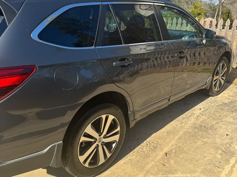 Used 2019 Subaru Outback 2.5i Limited w/ Popular Package #2 image 5
