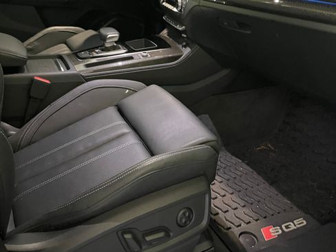 Used 2023 Audi SQ5 Prestige w/ Prestige Package AWD/4WD image 9