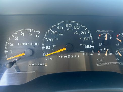 Used 1998 Chevrolet Silverado 1500 4x4 Regular Cab w/ Preferred Equipment Group 2 image 19