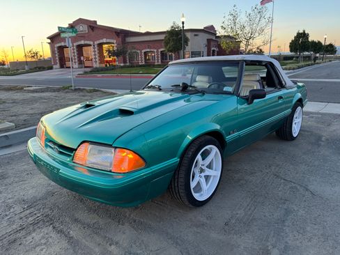 Used 1993 Ford Mustang LX image 1