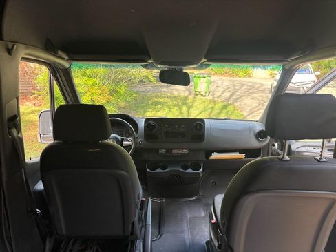 Used 2019 Mercedes-Benz Sprinter 144 image 11