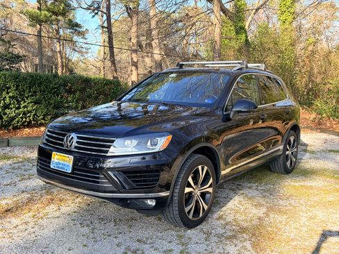 Used 2017 Volkswagen Touareg Wolfsburg Edition image 1