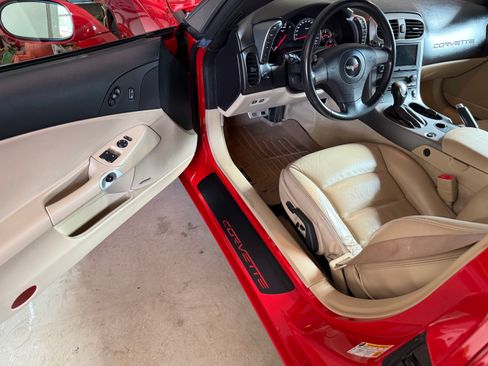 Used 2006 Chevrolet Corvette Coupe w/ Preferred Equipment Group image 14