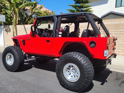 Used 2006 Jeep Wrangler Unlimited w/ Premium Audio Group image 4