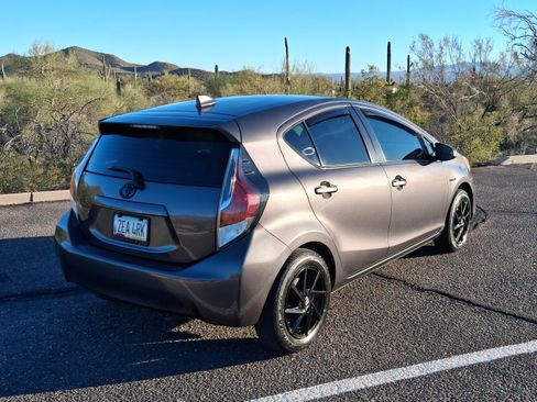 Used 2016 Toyota Prius C Three image 8