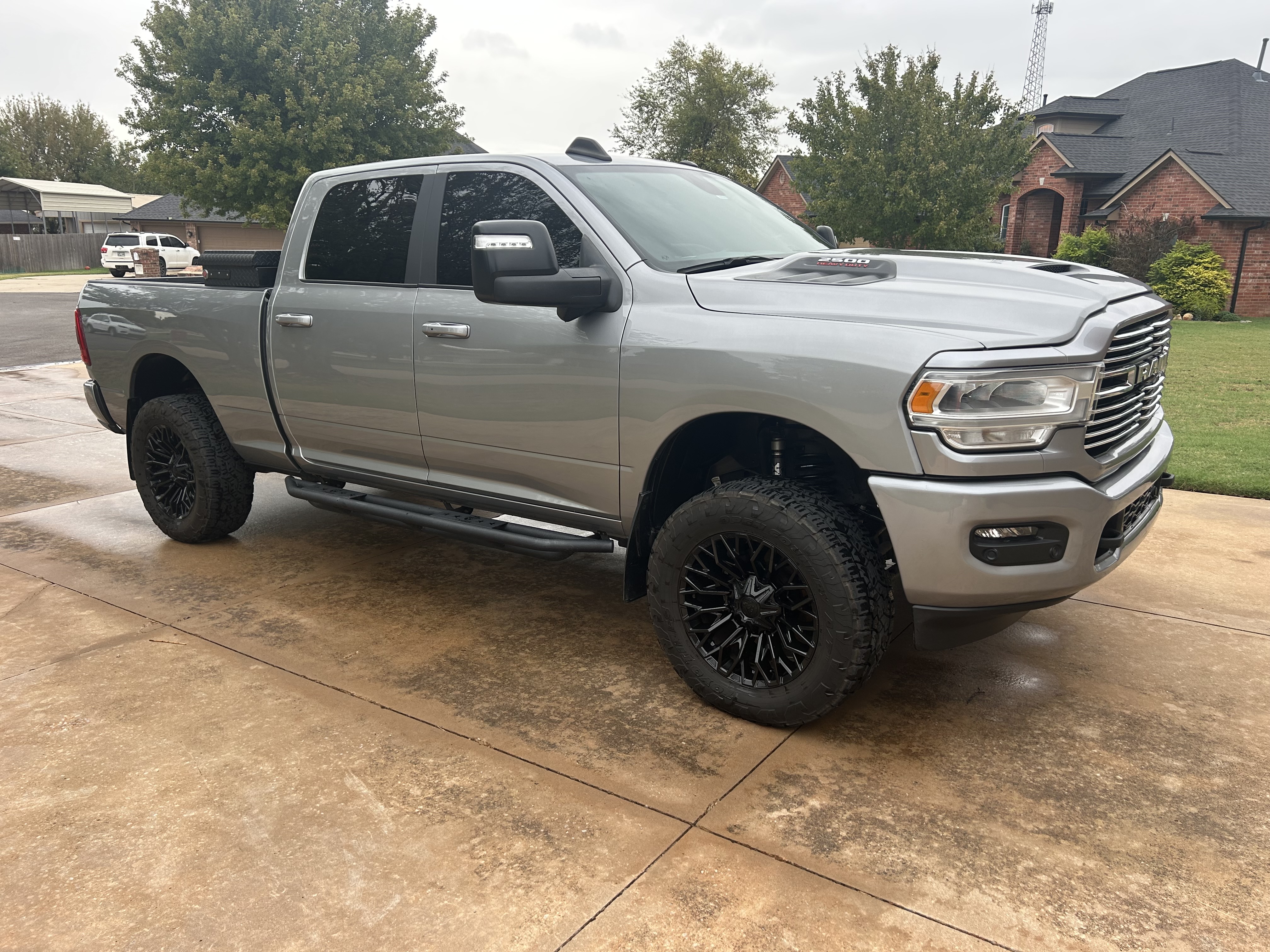 Used 2024 RAM 2500 Laramie w/ Sport Appearance Package AWD/4WD image 1