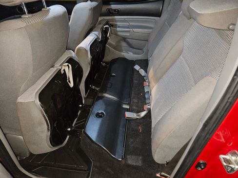 Used 2013 Toyota Tacoma PreRunner w/ SR5 Pkg image 19