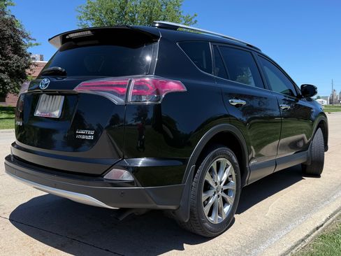 Used 2016 Toyota RAV4 Limited AWD/4WD image 4