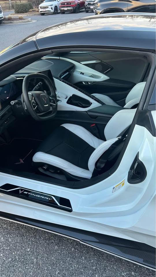 Used 2024 Chevrolet Corvette Stingray Preferred Cpe w/ Z51 Performance Package RWD image 22