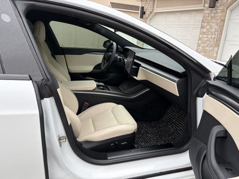 Used 2023 Tesla Model S Plaid image 12