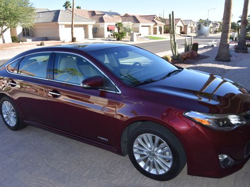 Used 2013 Toyota Avalon XLE Premium image 11