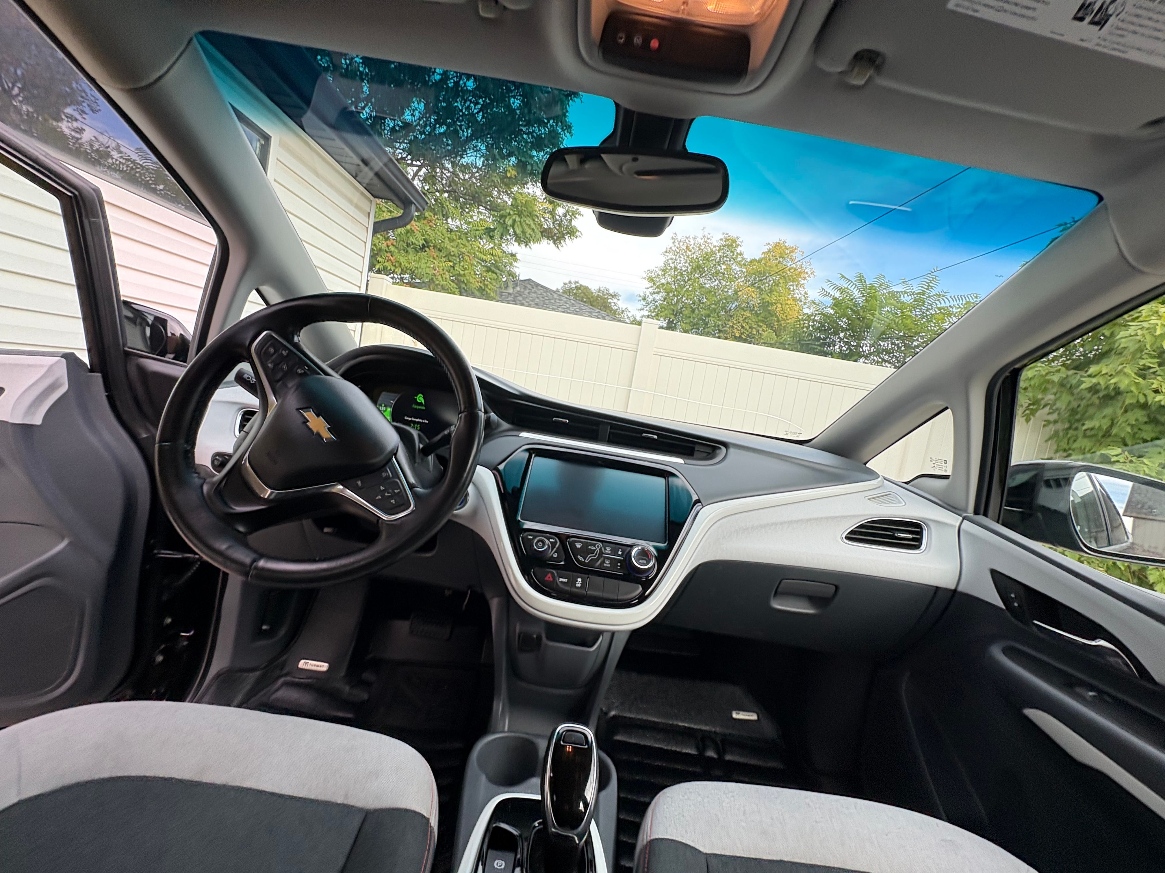 Used 2017 Chevrolet Bolt LT FWD image 12