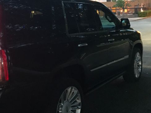 Used 2015 Cadillac Escalade Platinum image 6