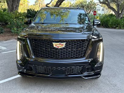 Used 2025 Cadillac Escalade ESV V
