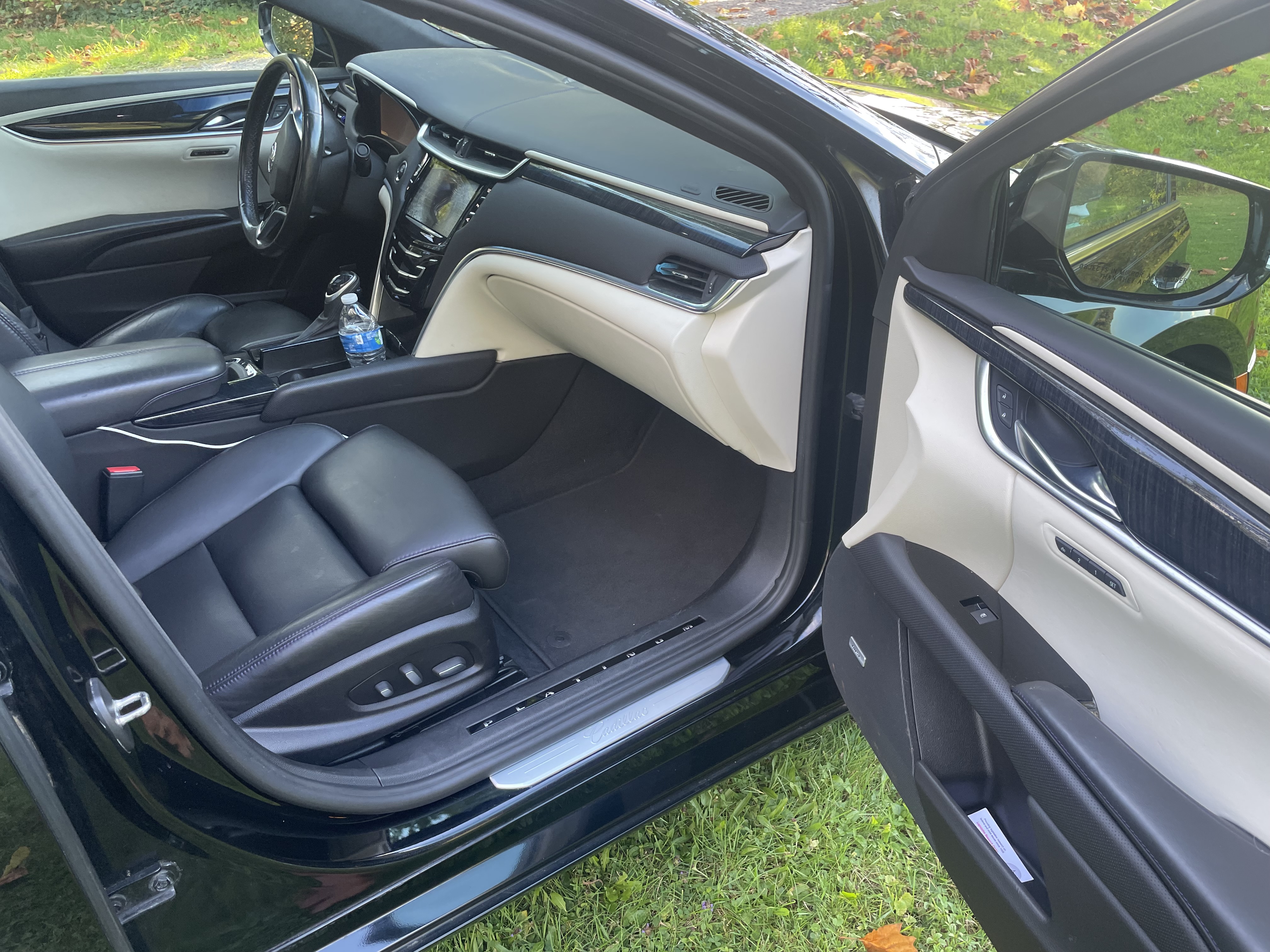 Used 2014 Cadillac XTS Platinum FWD image 4
