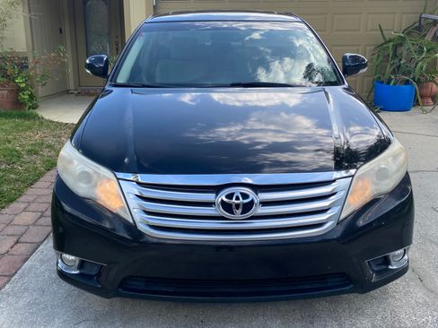 Used 2012 Toyota Avalon Limited image 1