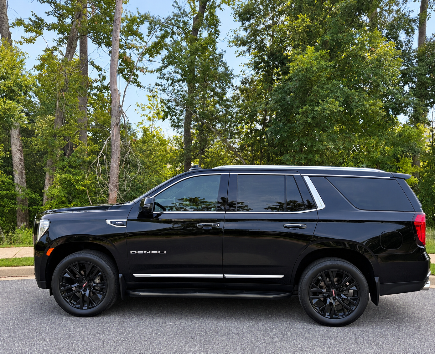 Used 2022 GMC Yukon Denali w/ Max Trailering Package AWD/4WD image 8