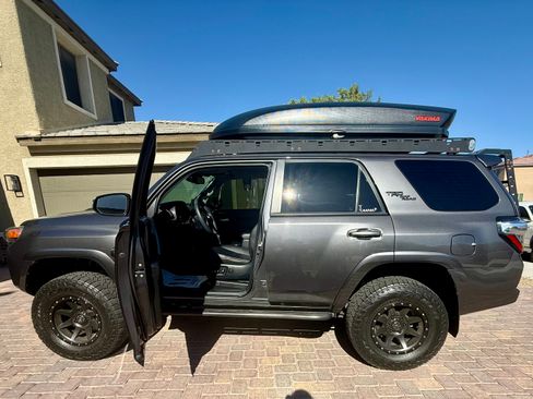 Used 2021 Toyota 4Runner TRD Off-Road Premium w/ Moonroof Package AWD/4WD image 15