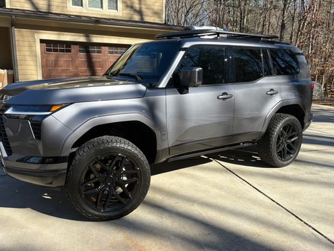 Used 2025 Lexus GX 550 image 1