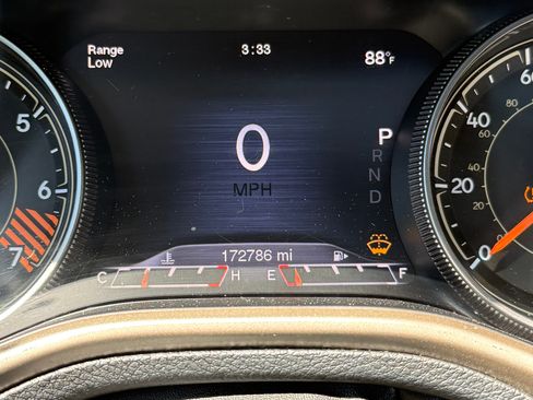 Used 2015 Jeep Cherokee Limited FWD image 12