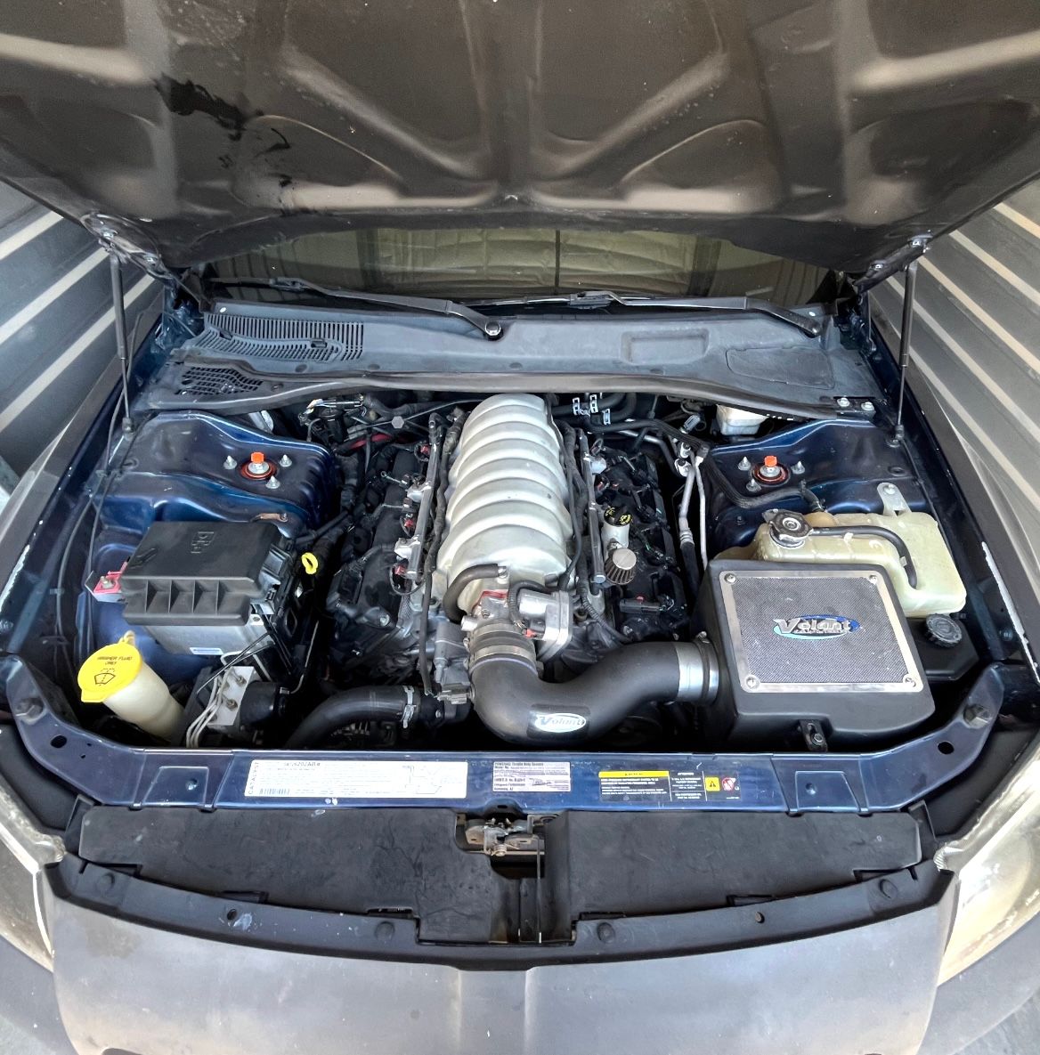 Used 2005 Dodge Magnum R/T w/ Convenience Group II RWD image 2