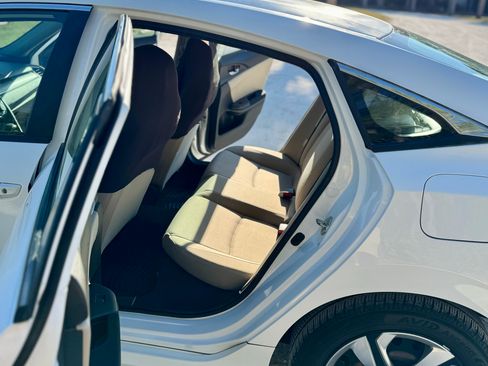 Used 2017 Honda Civic LX image 8