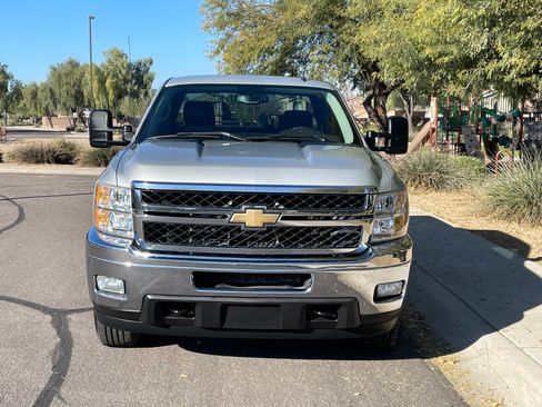 Used 2011 Chevrolet Silverado 2500 LT w/ Interior Plus Package image 2