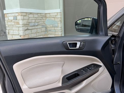 Used 2019 Ford EcoSport SE image 14