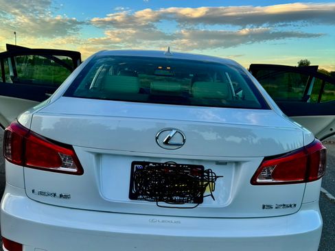 Used 2013 Lexus IS 250 w/ Premium Pkg Value Edition RWD image 13