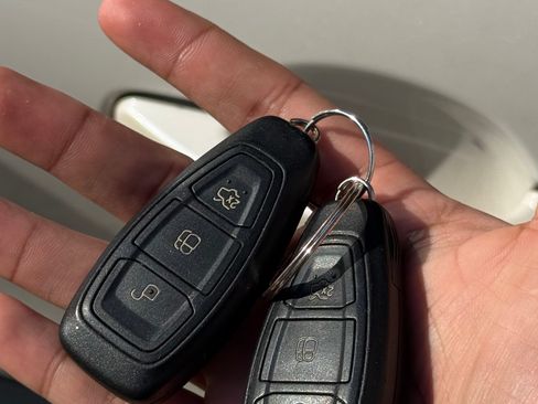 Used 2012 Ford Focus Titanium image 22