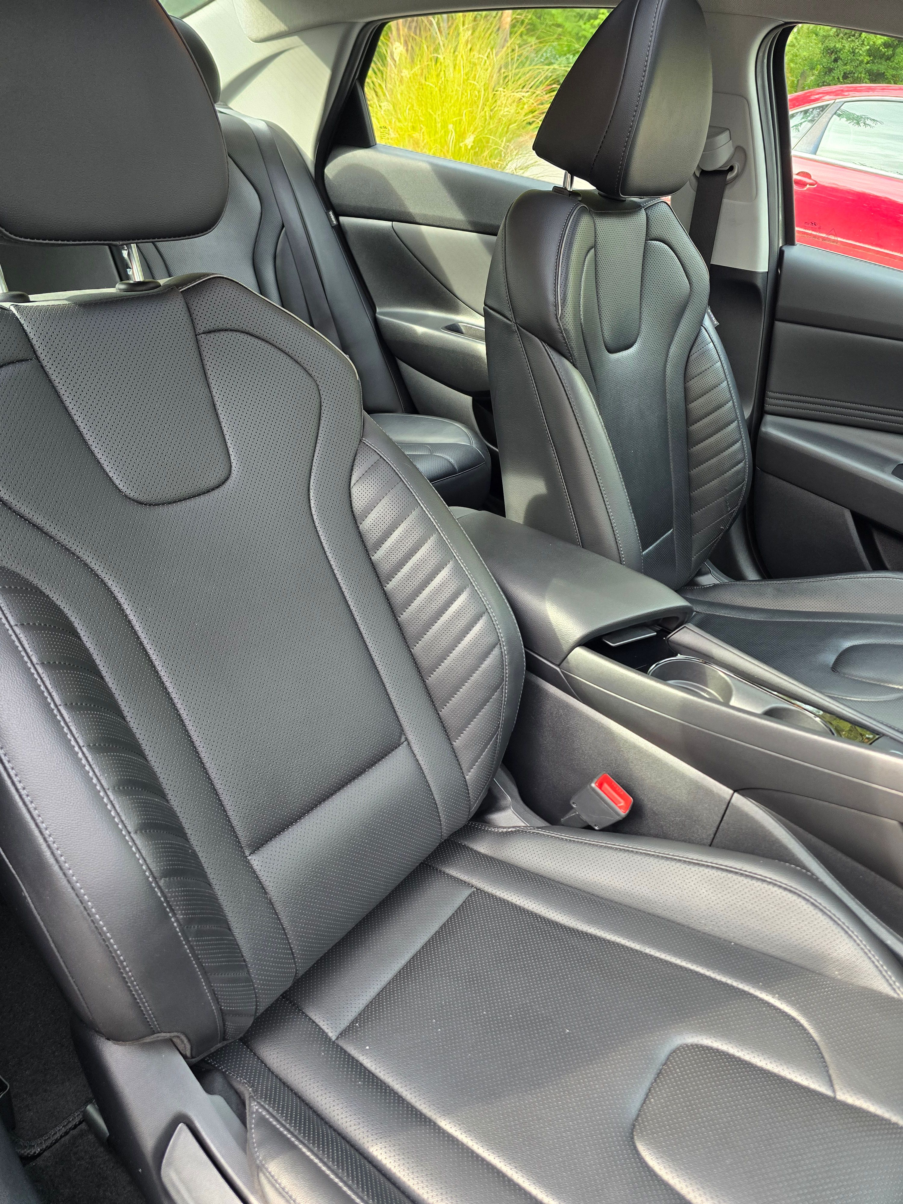 Used 2024 Hyundai Elantra Limited FWD image 16